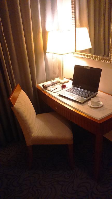 Elegance Hotel Taipei Luaran gambar