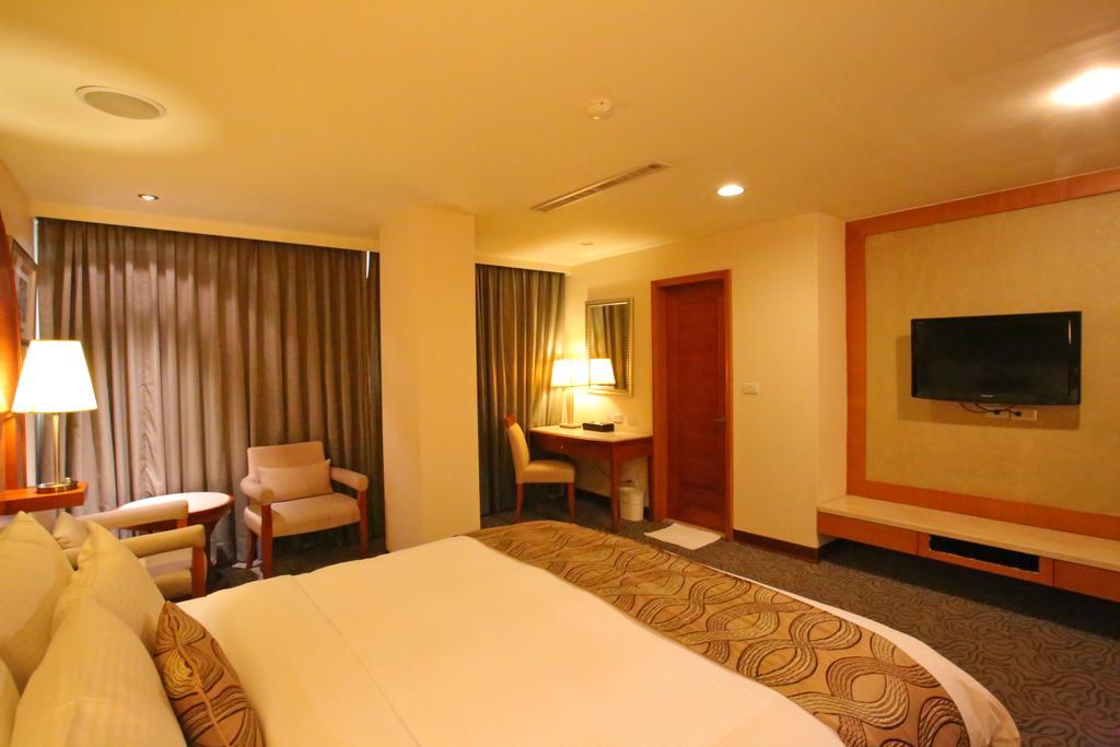 Elegance Hotel Taipei Luaran gambar